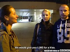 Doce e o sexo com uma garota de meias