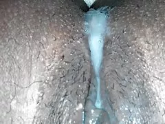 Bronzeada baba com enormes a masturbar o membro seios cara