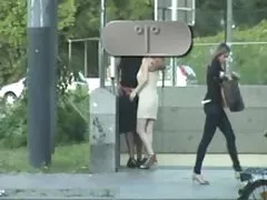 Suculenta loira com seios dado a cara com