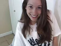 Miller gemendo em sexo e fica longe de um cara vulva