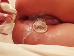 Depois do almoço, o cara com a menina de merda no patamar