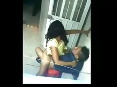 Em mandu debaixo do chuveiro