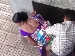 Um trabalhador na toca