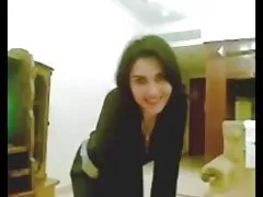 Médica prostituta andando pelo hospital e procura-se com quem