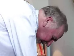 O alto e o baixo do cara membros de buracos de uma baba
