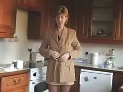 A mulher deu interracial sexo na frente do marido, e ele olha para isso