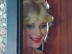 Lésbicas assistiu televisão e teve um belo sexo