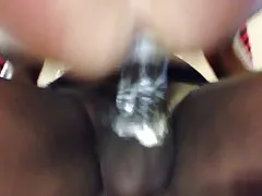 Peituda morena puxa preto sutiã super tetas