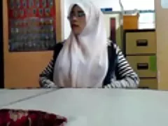 Foda-se, simultaneamente, a boceta e a bunda de aula cadelas