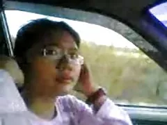 Cara foda-se duas beldades e gozando em sua boca