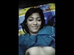 Foda-se a namorada pela primeira vez na bunda.