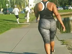 De aula de uma morena bem substitui o buraco