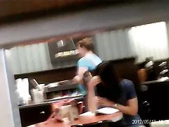 Virar um ruffian seus seios