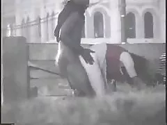Loira severamente para uma foda no chão e terminam em sua boca depois de