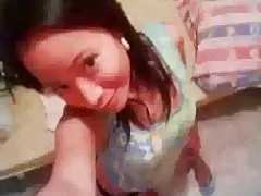 Vídeo com peituda morena