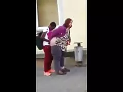 Buceta fica molhada de um membro