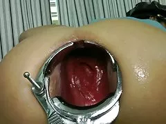 Dois guardas pegou um em estoque e