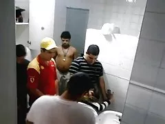 Russo geyser veio visitar a namorada para anal
