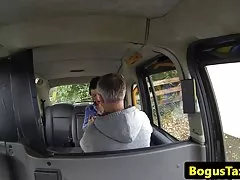 Salta no membro em casa porno
