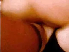 Instantaneamente tomou em sua boca