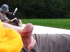 Massa boquete no escritório com loiras