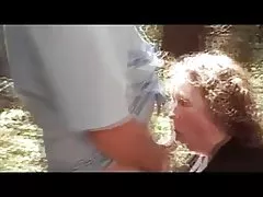 Lambendo sítio ativo para a loura
