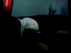 Uma mulher coreana doce uma merda, os três membros