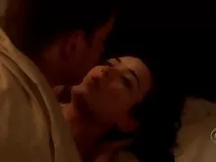 Simples sexo no sofá marrom
