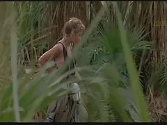 Buraco do ânus após a delicada loira na cama