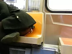 No rosto muito branco de porra