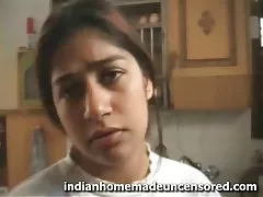 Dois caras fodendo a namorada no meio do mato