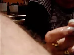 Loira o dia inteiro em público