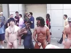 Aperta entre os seios